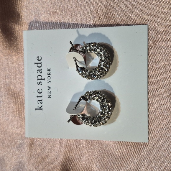NWT ❤️ KATE SPADE ❤️ POP OF JOY 🍾 Huggie CZ & Silver Earrings 🍾 $78 R 🥳 Party - Picture 2 of 4
